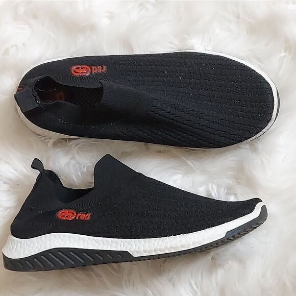 Red by Marc Ecko soft sole Pull-on sneakers - Picture 1 of 11